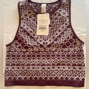 Athletic top. Tight and cropped